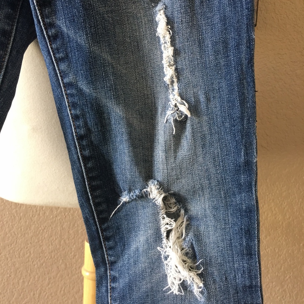 Kut From The Kloth Distressed Cuffed Cropped Jeans - Picture 3 of 8